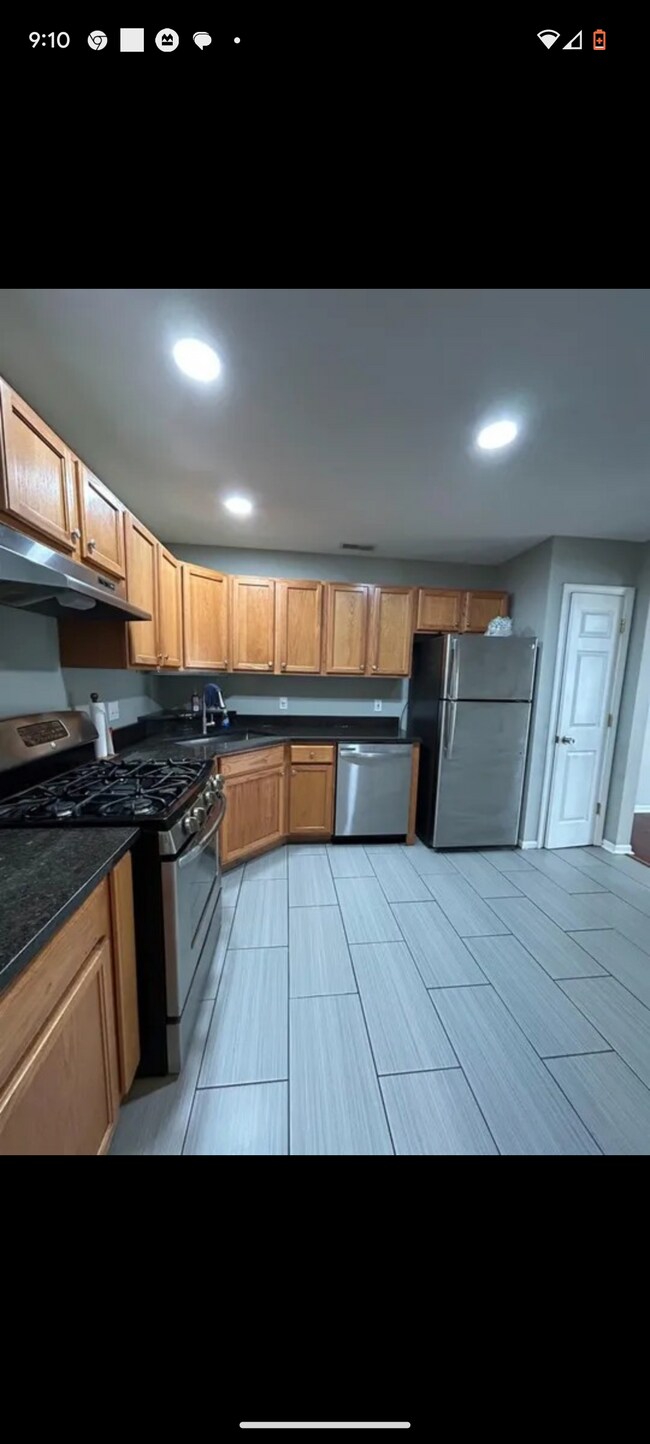 Building Photo - 328 Sweetbriar Ct