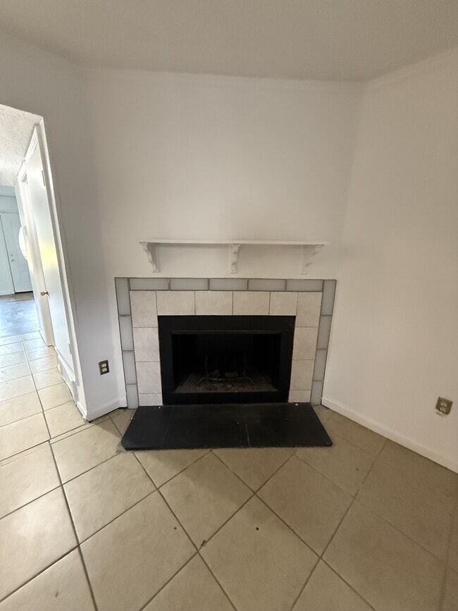 Building Photo - 4860 Chesterwood Ct