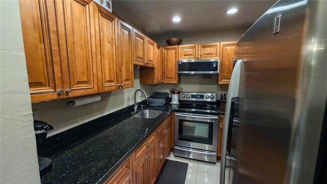 Building Photo - 17051 NE 35th Ave