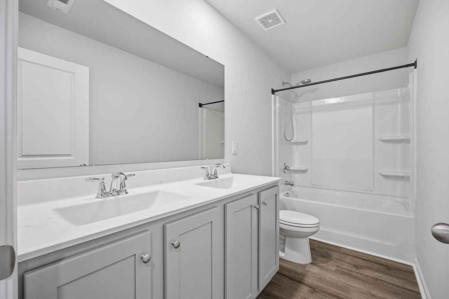 Guest bath - 6668 Lemon Ln