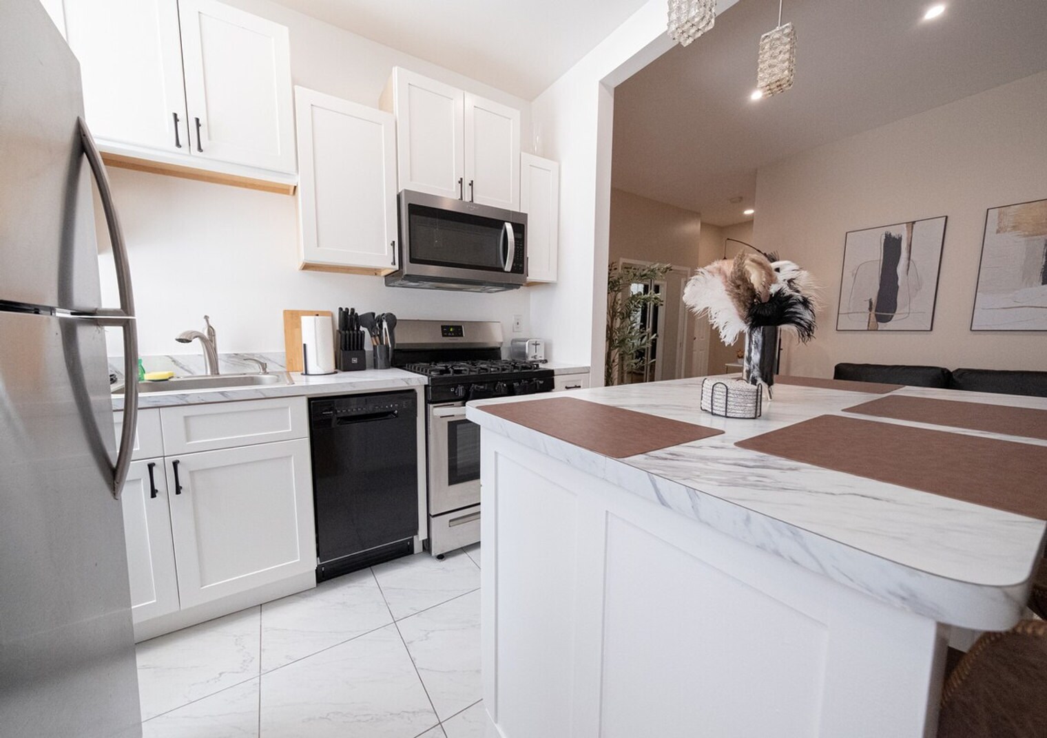 Building Photo - 245 W 113th St