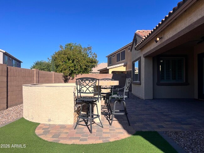 Building Photo - 2208 E Indian Wells Dr