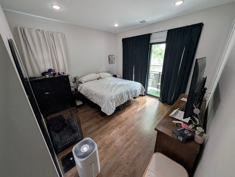 Master Bedroom w/ bathroom - 99 Hague St