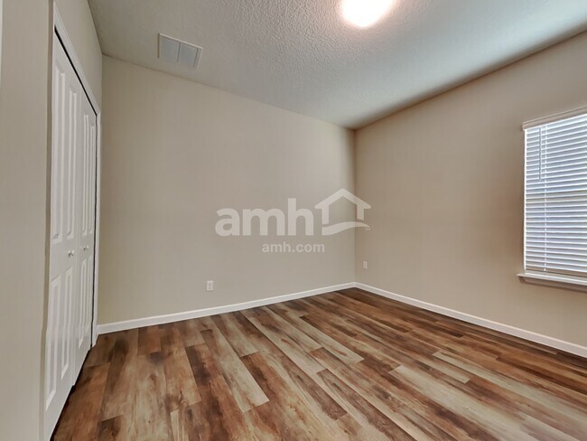 Building Photo - 111 Hemlock Point