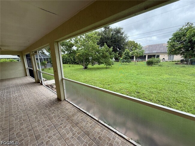 Building Photo - 911 SE 31st St