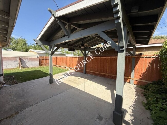 Building Photo - 1149 W Ave H-11