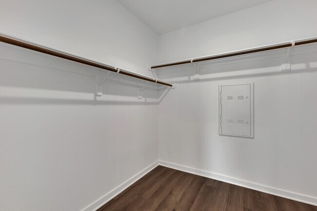 Building Photo - 8026 Kay Hbr Dr