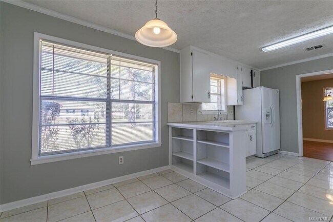 Building Photo - 110 Diane Dr