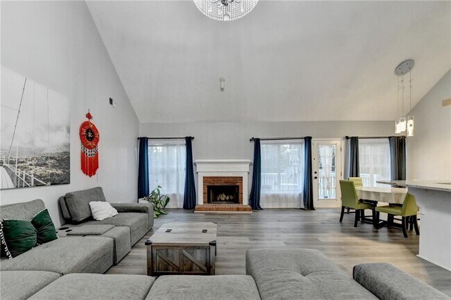 Building Photo - 235 Ruby Forest Pkwy