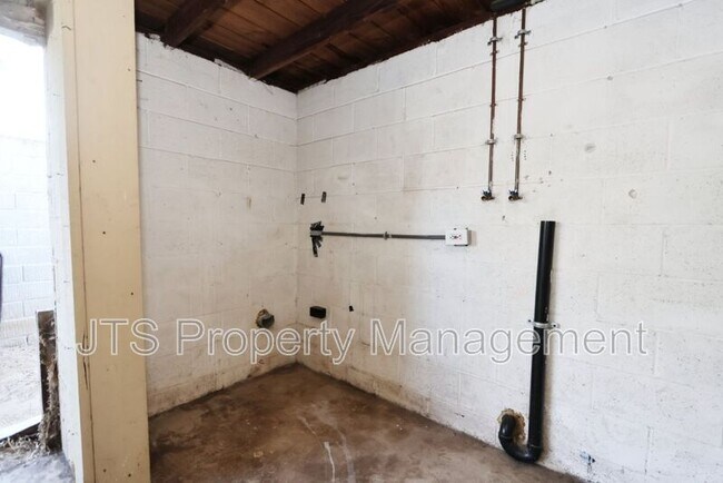 Building Photo - 5912 21st Ave