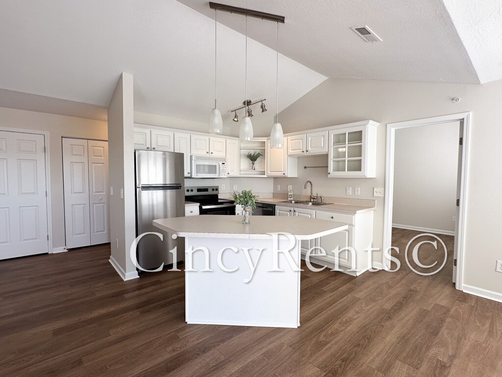 Building Photo - 9187 Yarmouth Dr