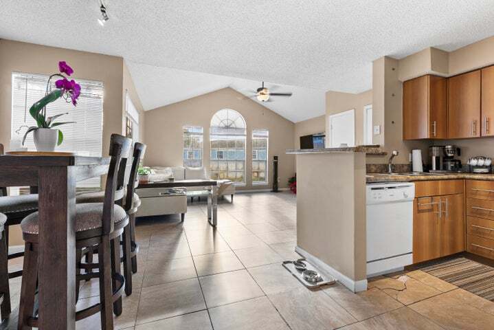 Building Photo - 1365 Crystal Way