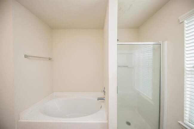 Building Photo - 5839 Sonoma Ridge