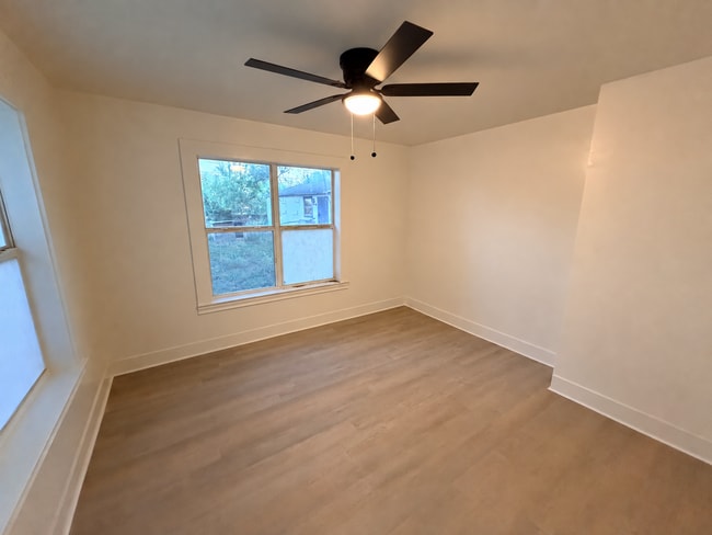 Building Photo - 612 Pulliam St
