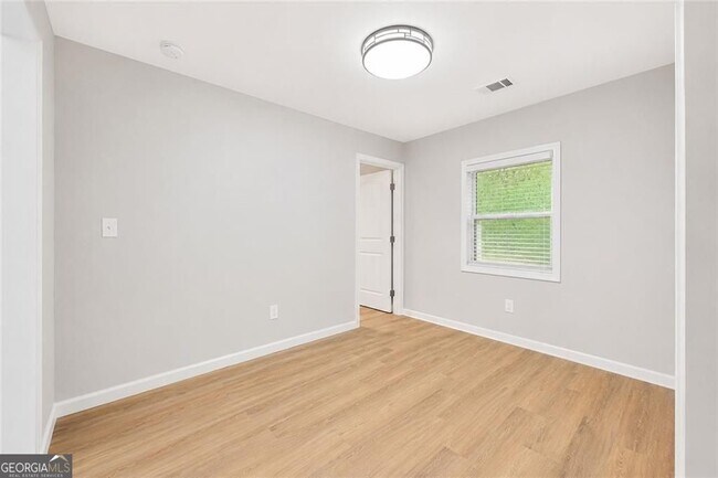 Building Photo - 1639 Bridgeport Dr NW