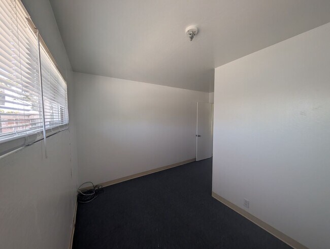 Building Photo - 1213 San Pablo Ave