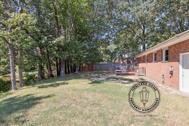 Building Photo - "Charming 3-Bed Oasis with Scenic Views & Modern Touches on Faubus Drive!"