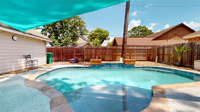 Building Photo - 9222 Symphonic Ln