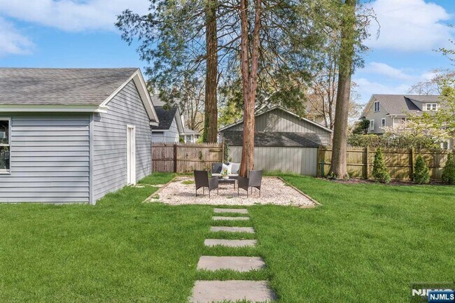 Building Photo - 648 East St