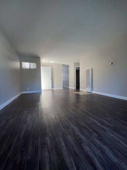 Building Photo - 3401 Hillsborough Dr