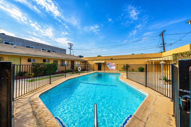 Building Photo - 803 Java Ave Inglewood, CA 90301