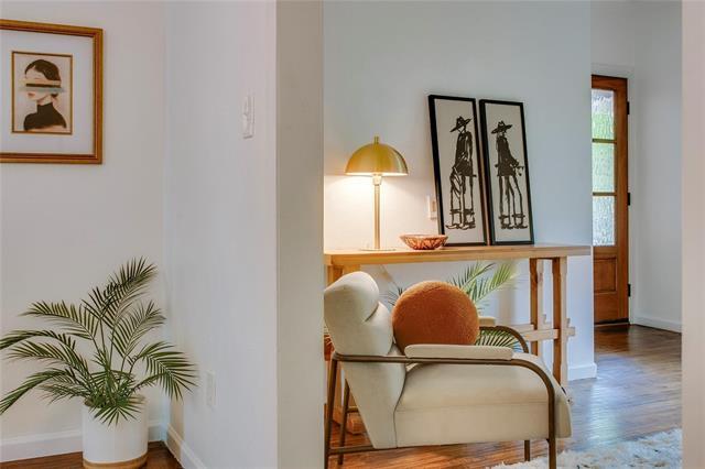 Building Photo - 716 S Rosemont Ave