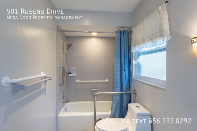 Building Photo - 501 Rubens Dr