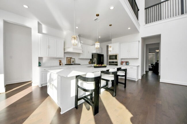 Building Photo - 10719 Klaria Cres Ct