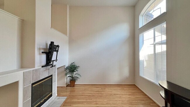 Building Photo - 10206 Wateridge Cir