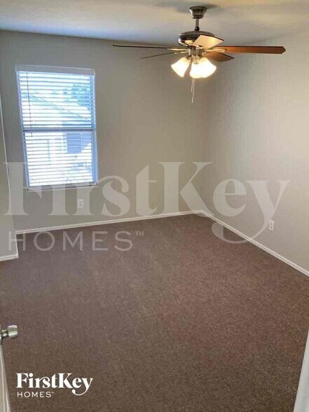Building Photo - 12922 W Holly St
