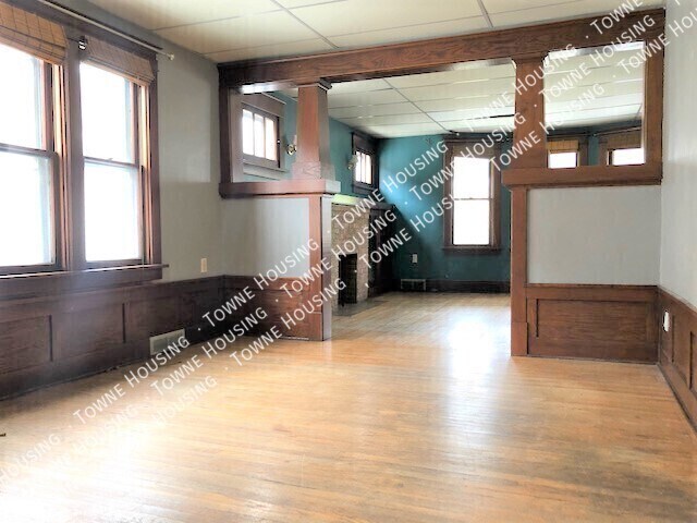 Building Photo - 418 Colvin Ave