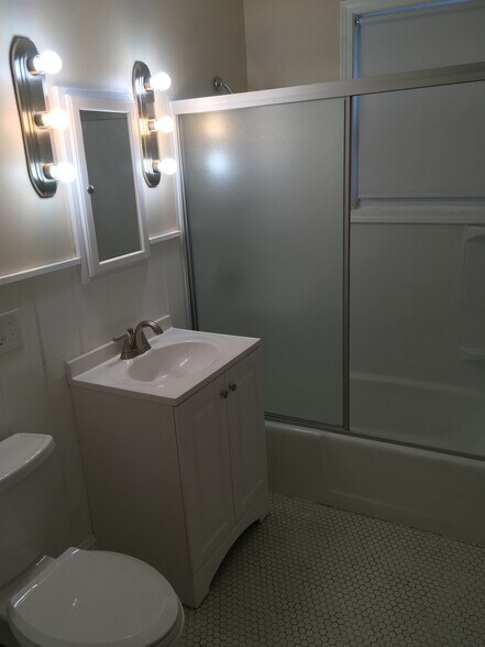 Building Photo - 30 Henry Ave