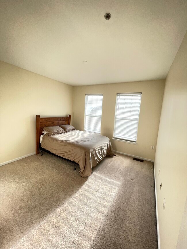 Building Photo - 11395 Aristotle Dr