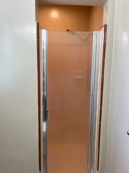 2nd Bathroom Shower. - 18033 Glenburn Ave