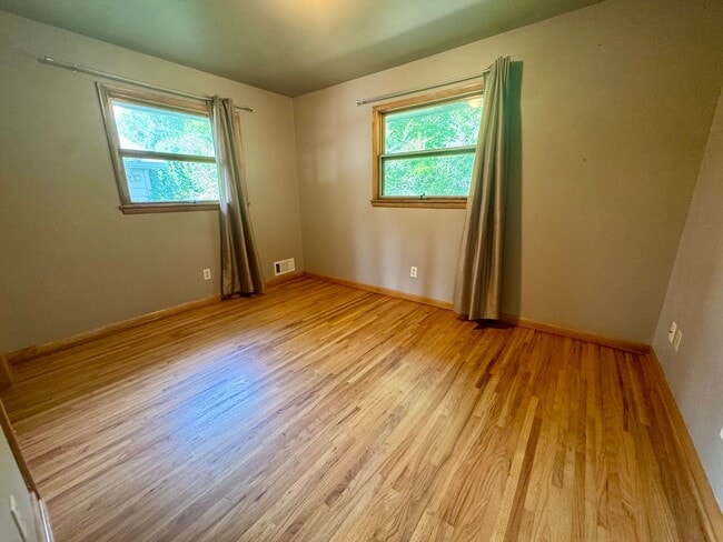 Building Photo - 1716 Porter Ave