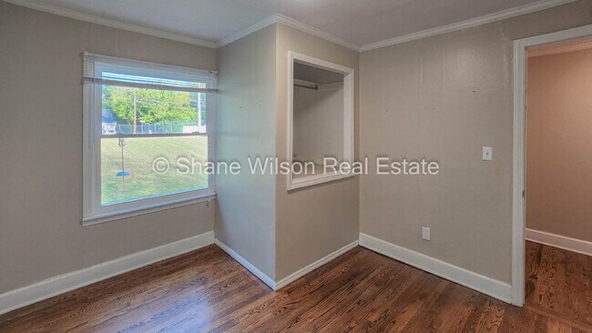 Building Photo - 1114 Rockway Dr