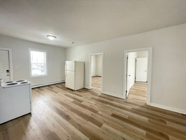 Building Photo - 124 Beech St