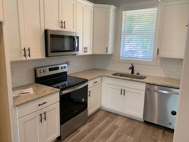 Building Photo - Twin Forks Townhomes