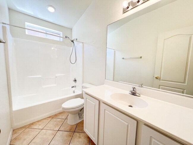 Building Photo - 4964 E Catalina Ct