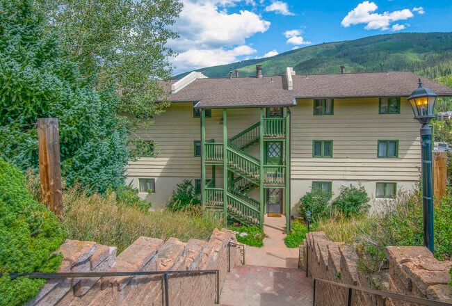 Building Photo - 2448 Garmisch Dr