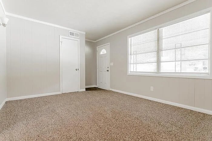 Building Photo - 806 Wright Dr