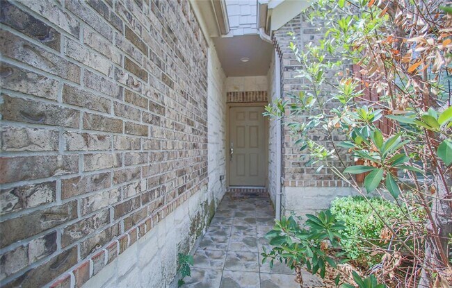 Building Photo - 6410 Guilford Glen Ln