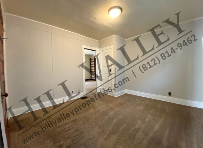 Building Photo - Three Bedroom Home