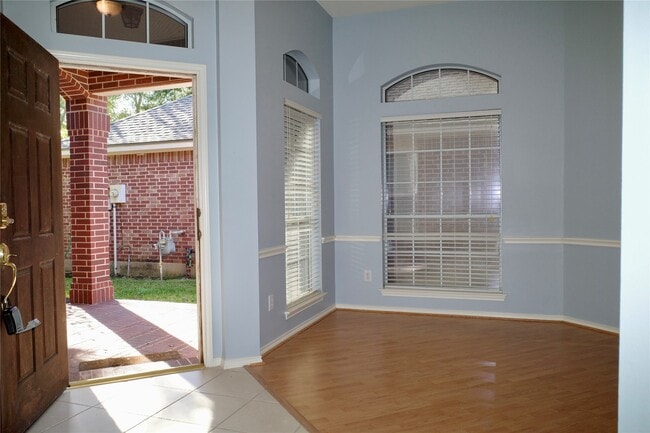 Building Photo - 1506 Rogers Lake Ln