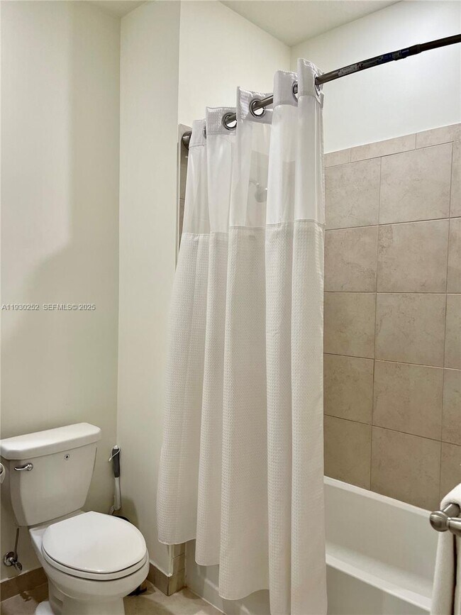 Building Photo - 7825 NW 104th Ave