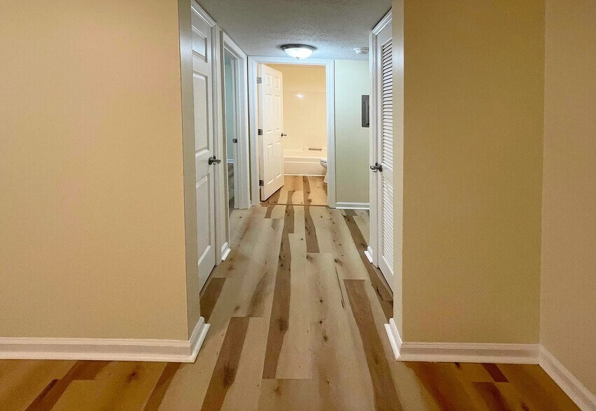 Building Photo - 4001 Lawing Dr