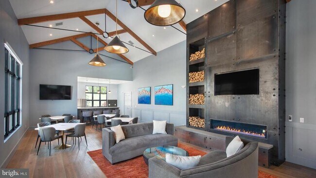 Building Photo - 208 Segel Dr