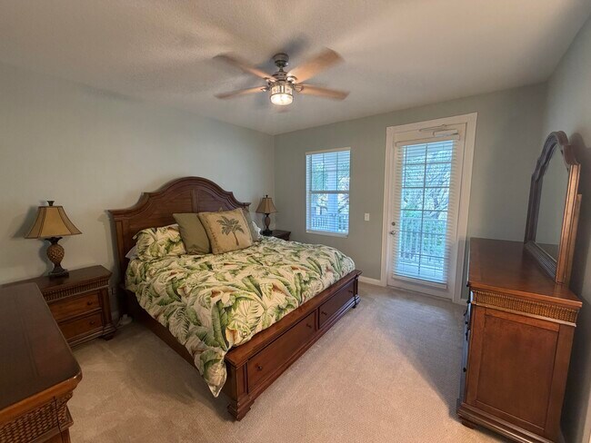 Building Photo - 223 Soriano Dr