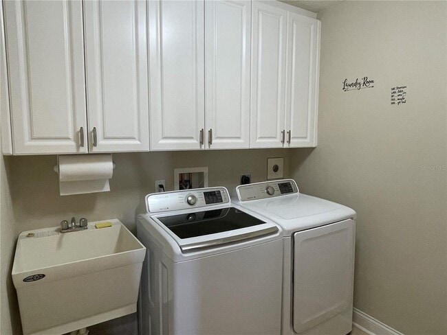 Building Photo - 521 Mandalay Ave