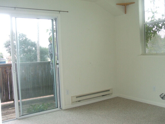 Room 2 - 516 Center St